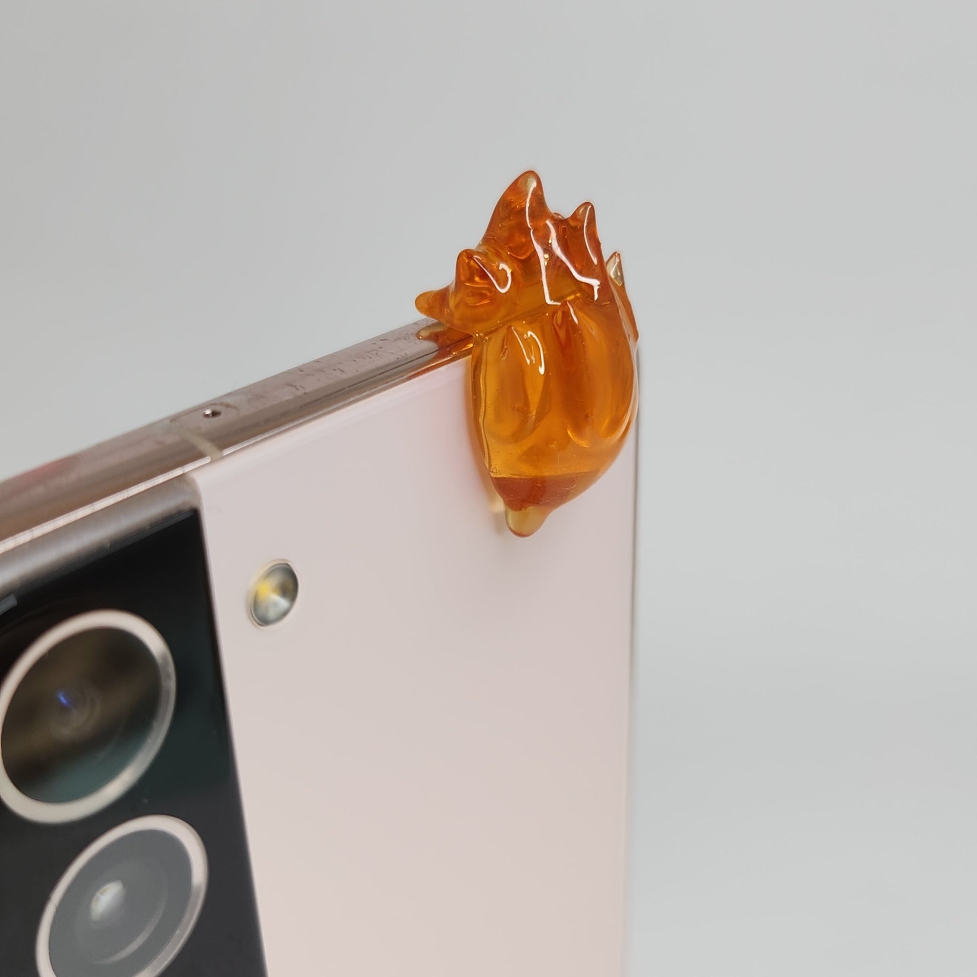 Calcifer Peeker / Hipper charm