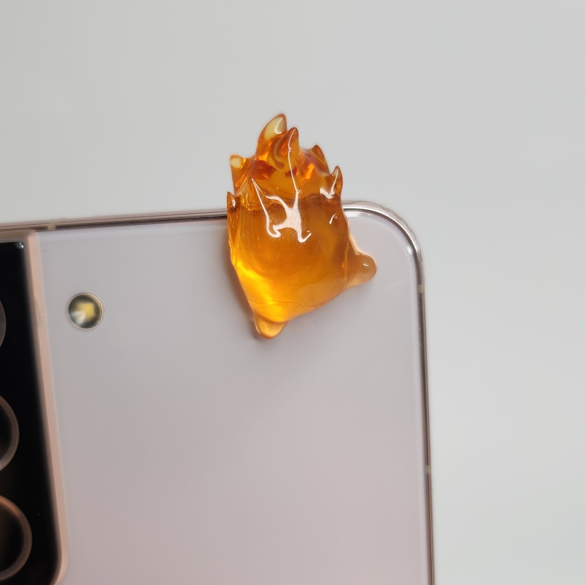 Calcifer Peeker / Hipper charm
