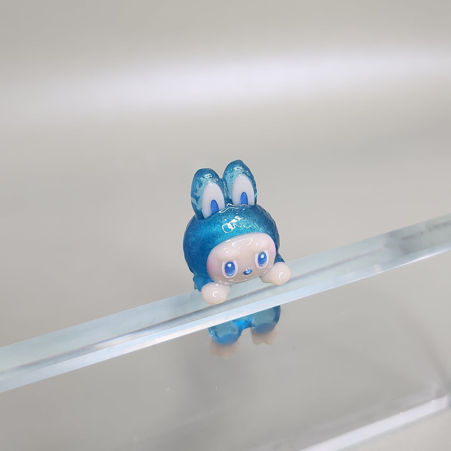 Labubu Peeker / Hipper charm