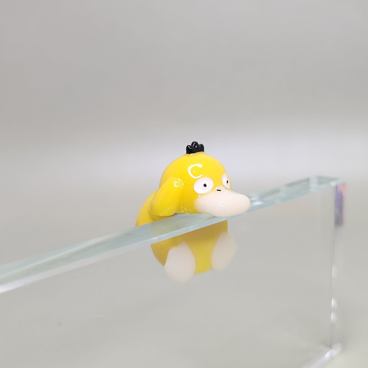 Psyduck Peeker / Hipper charm