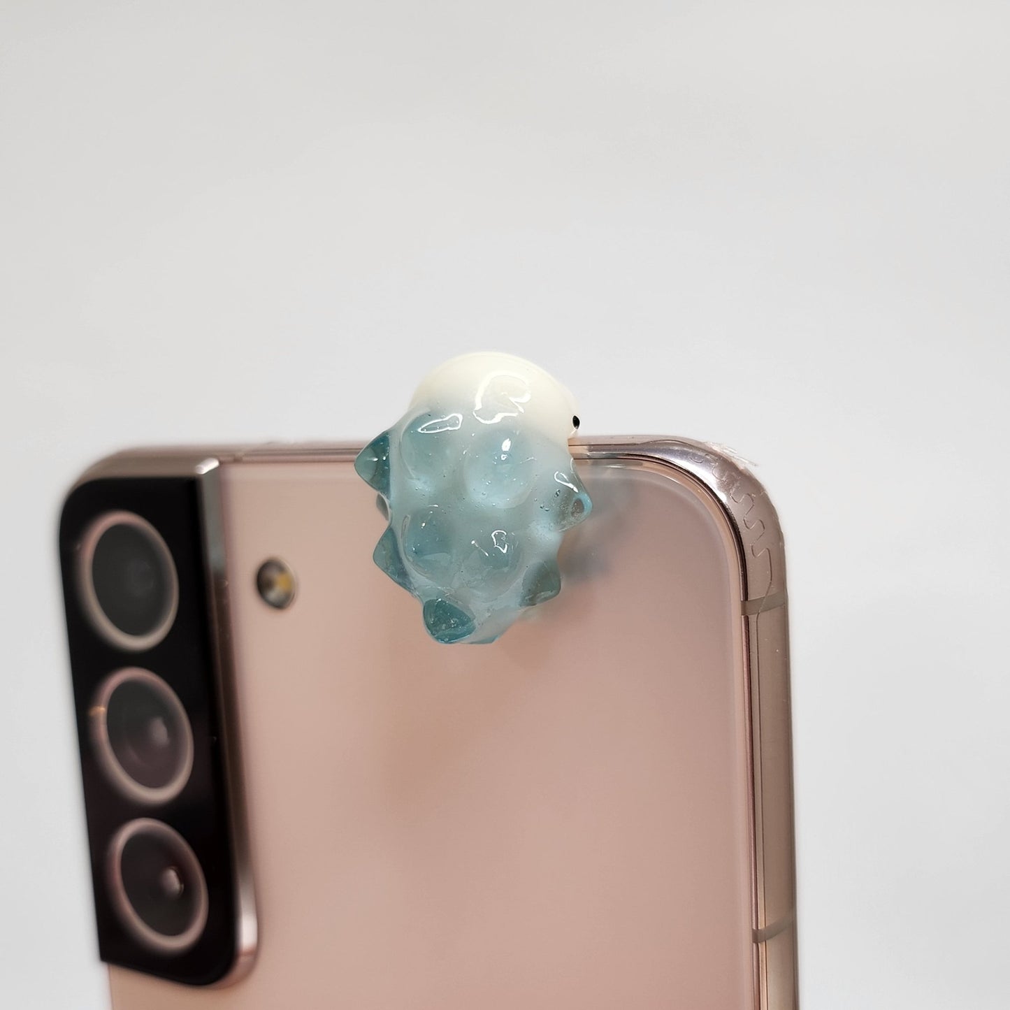 Snom Peeker / Hipper charm