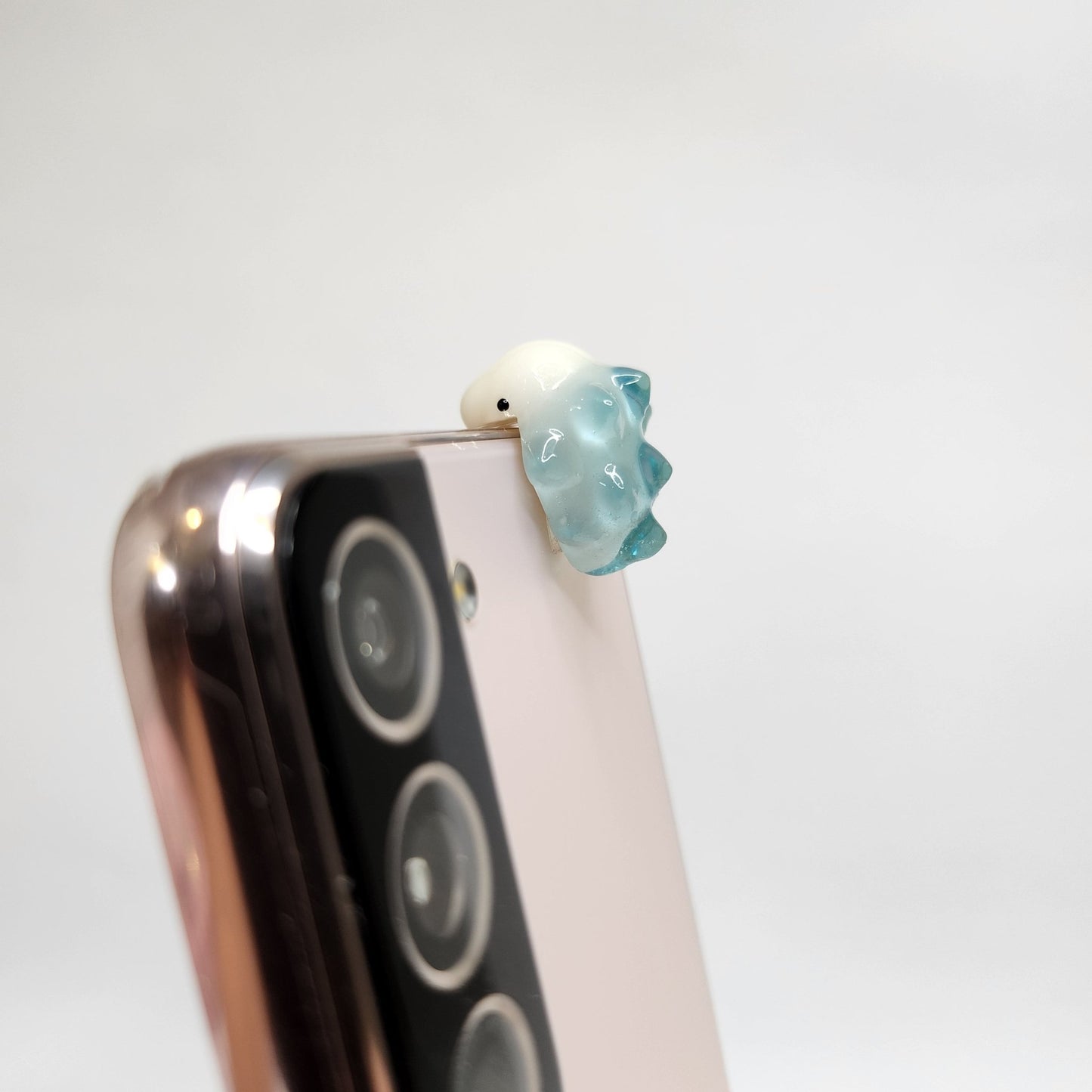 Snom Peeker / Hipper charm