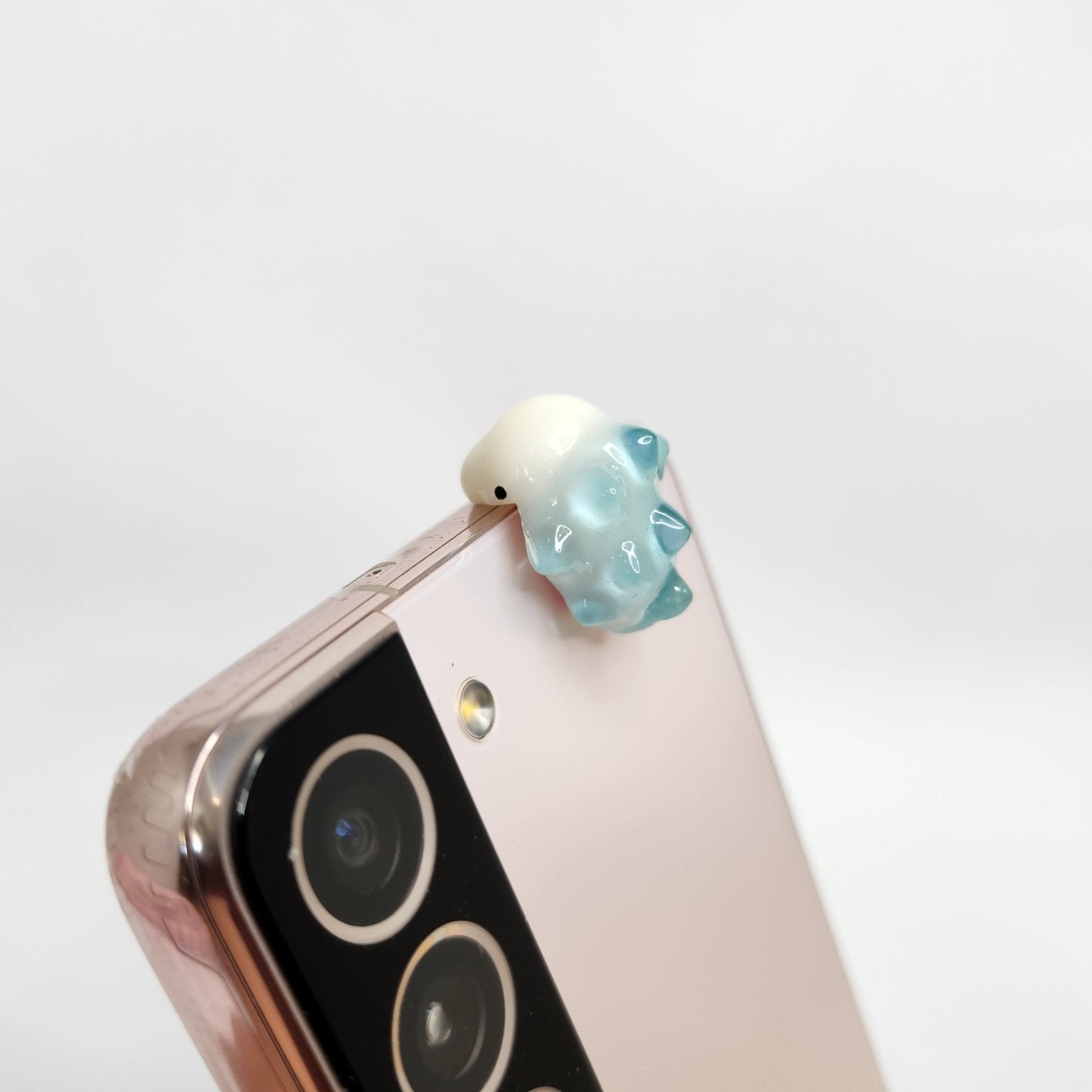 Snom Peeker / Hipper charm