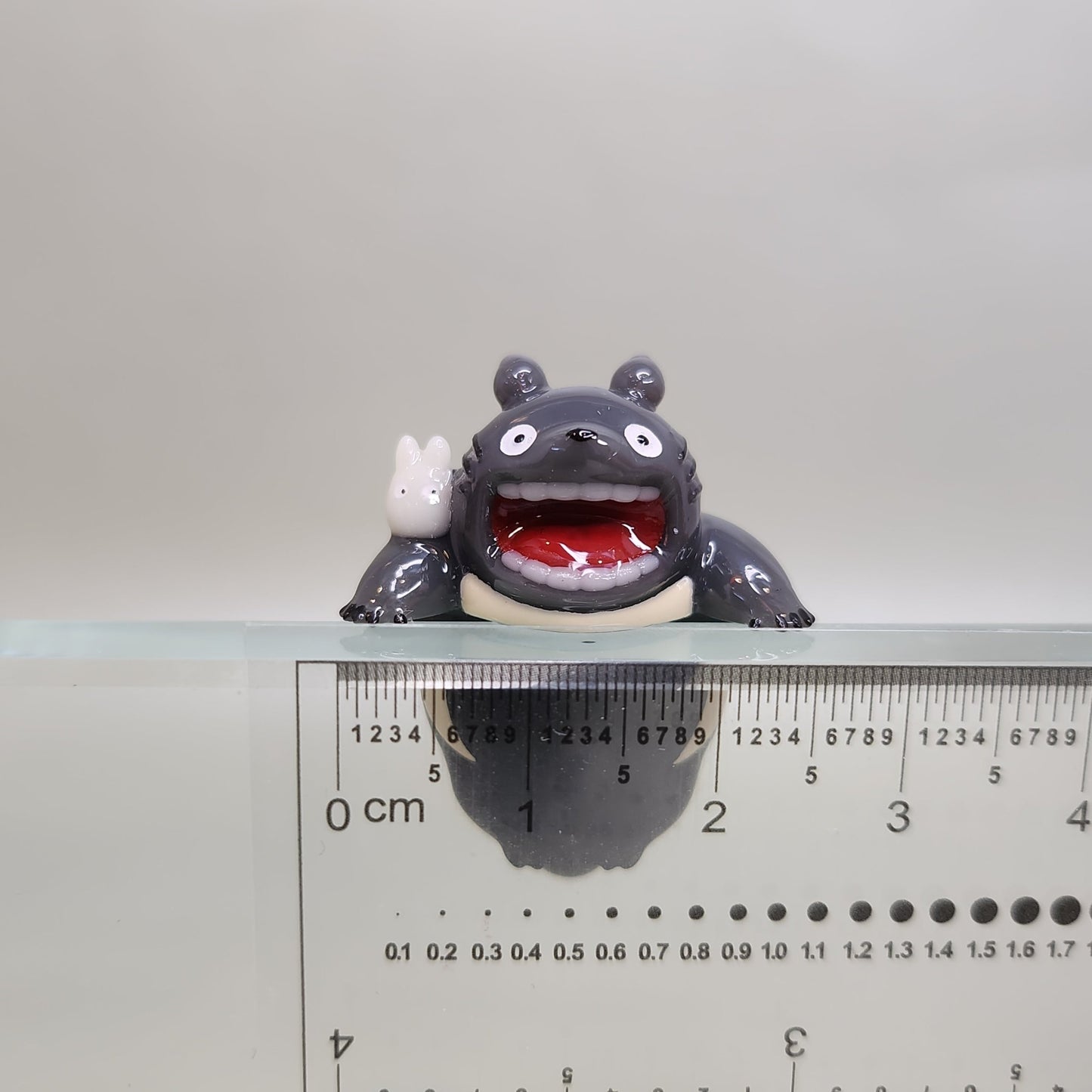 Totoro Peeker / Hipper charm