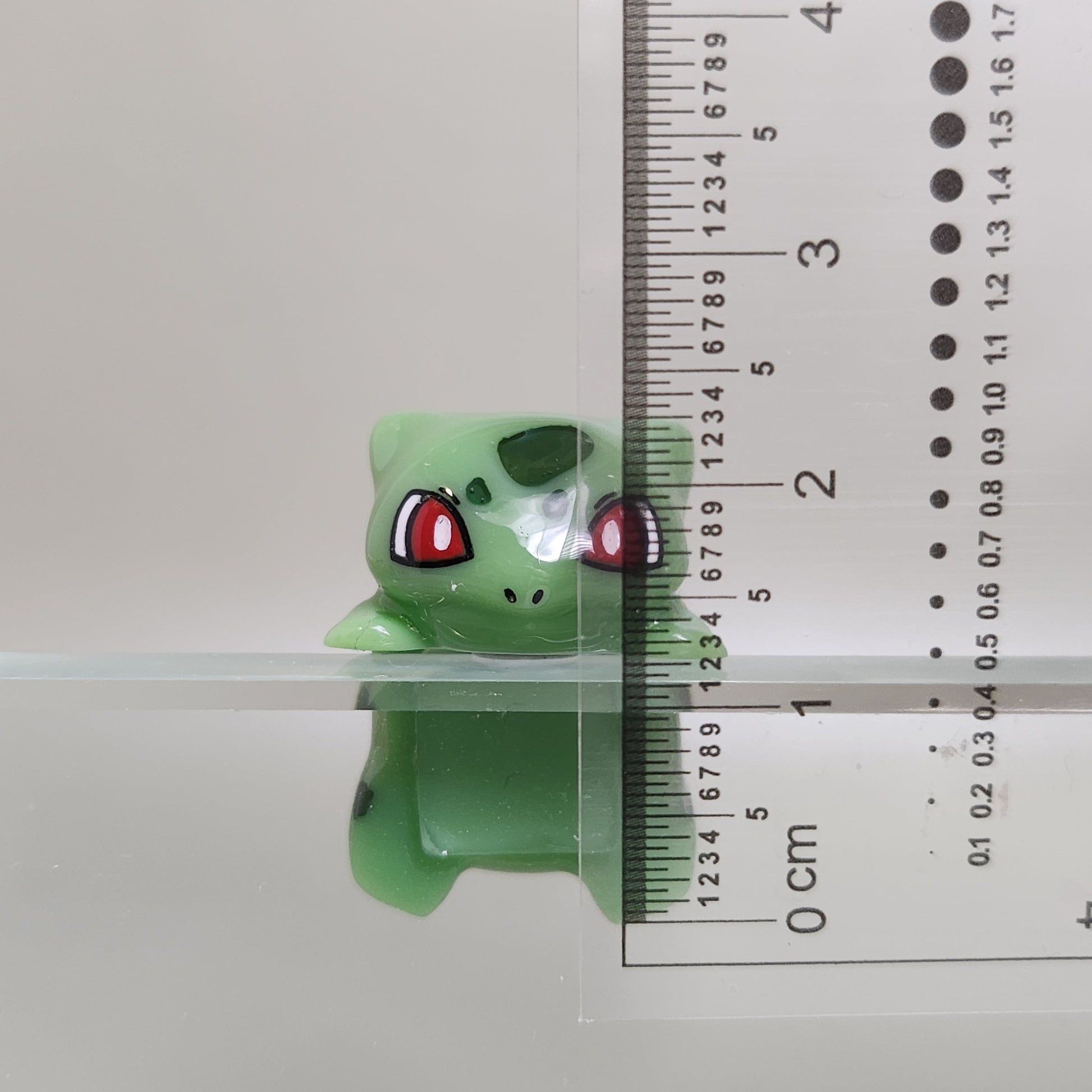 Bulbasaur Peeker / Hipper charm