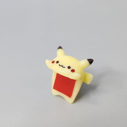 Pikachu Peeker / Hipper charm