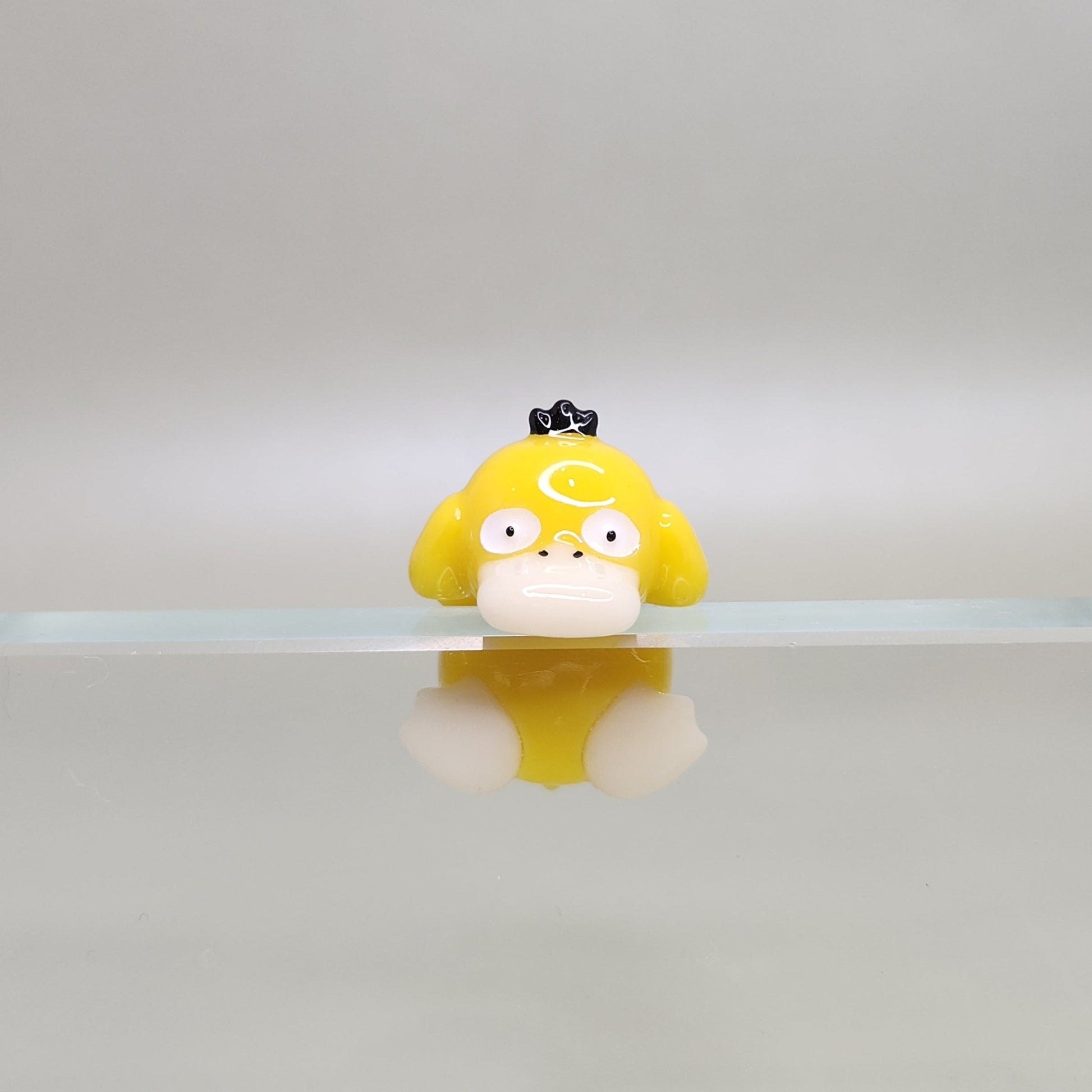 Psyduck Peeker / Hipper charm