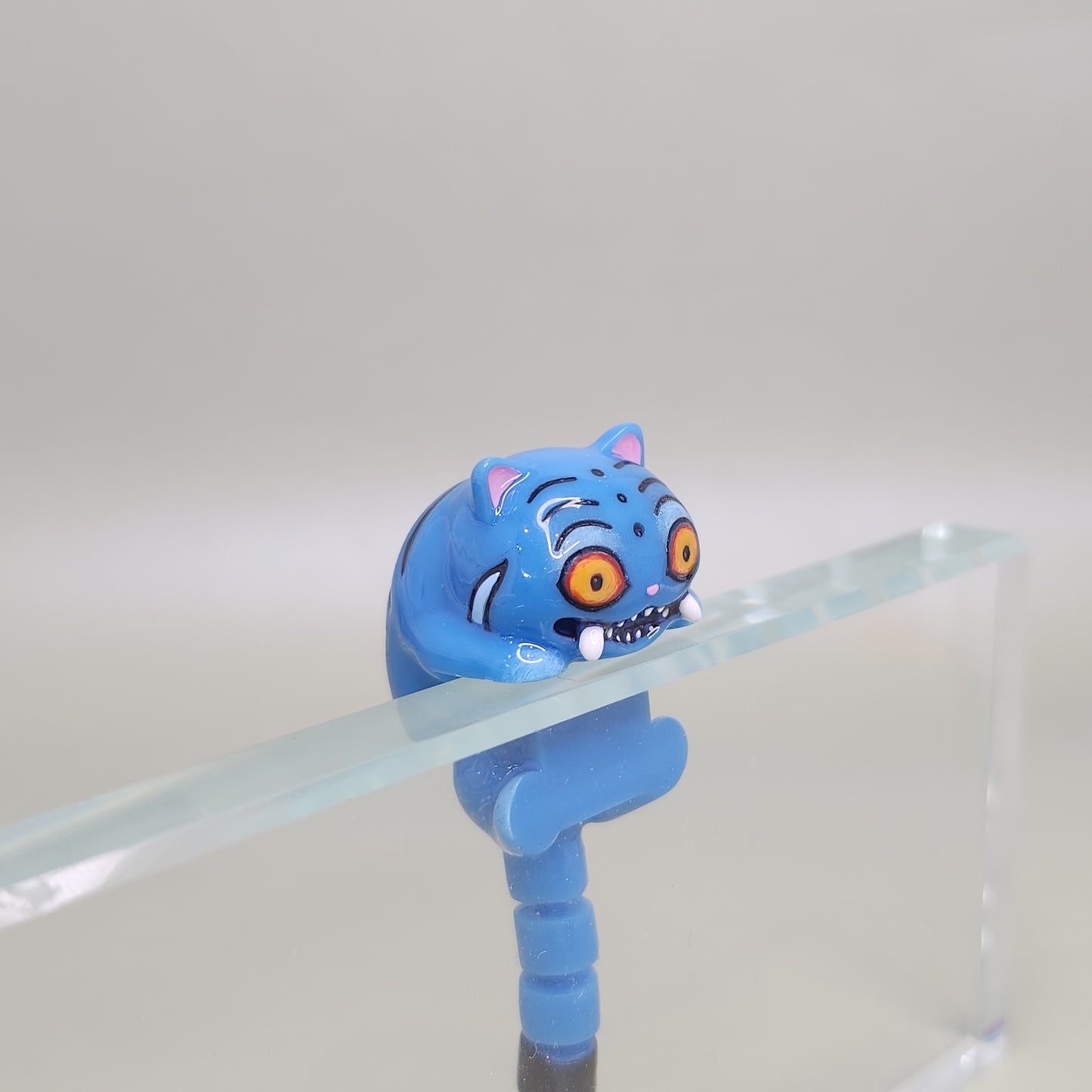 Derpy Cat Kpop Demon hunters Peeker / Hipper charm